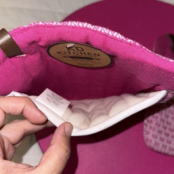 Set of Snakeskin Round Pebbled Faux Leather Vinyl Placemats, Table Runner ++++ - Picture 12 of 17